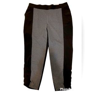 NWT Zenergy by Chico’s Two Tone Pants Jacquard White and Black Size 3 Ankle
